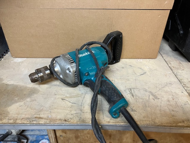 Makita DP4700
