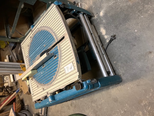 Makita LF1000